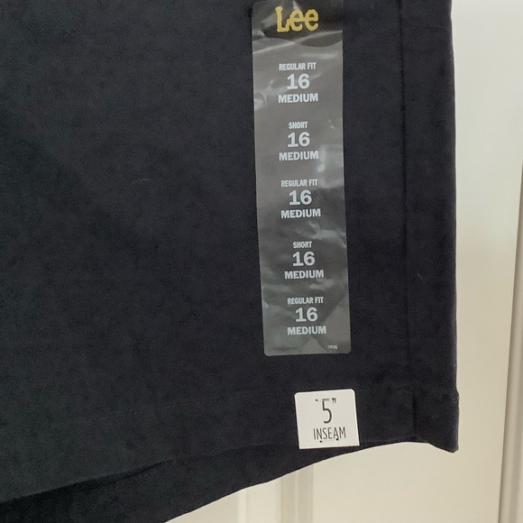 NWT Lee Womens short Regular Fit, Mid Rise, Black Color, Sz 16 Medium, 14 Medium - Picture 4 of 15